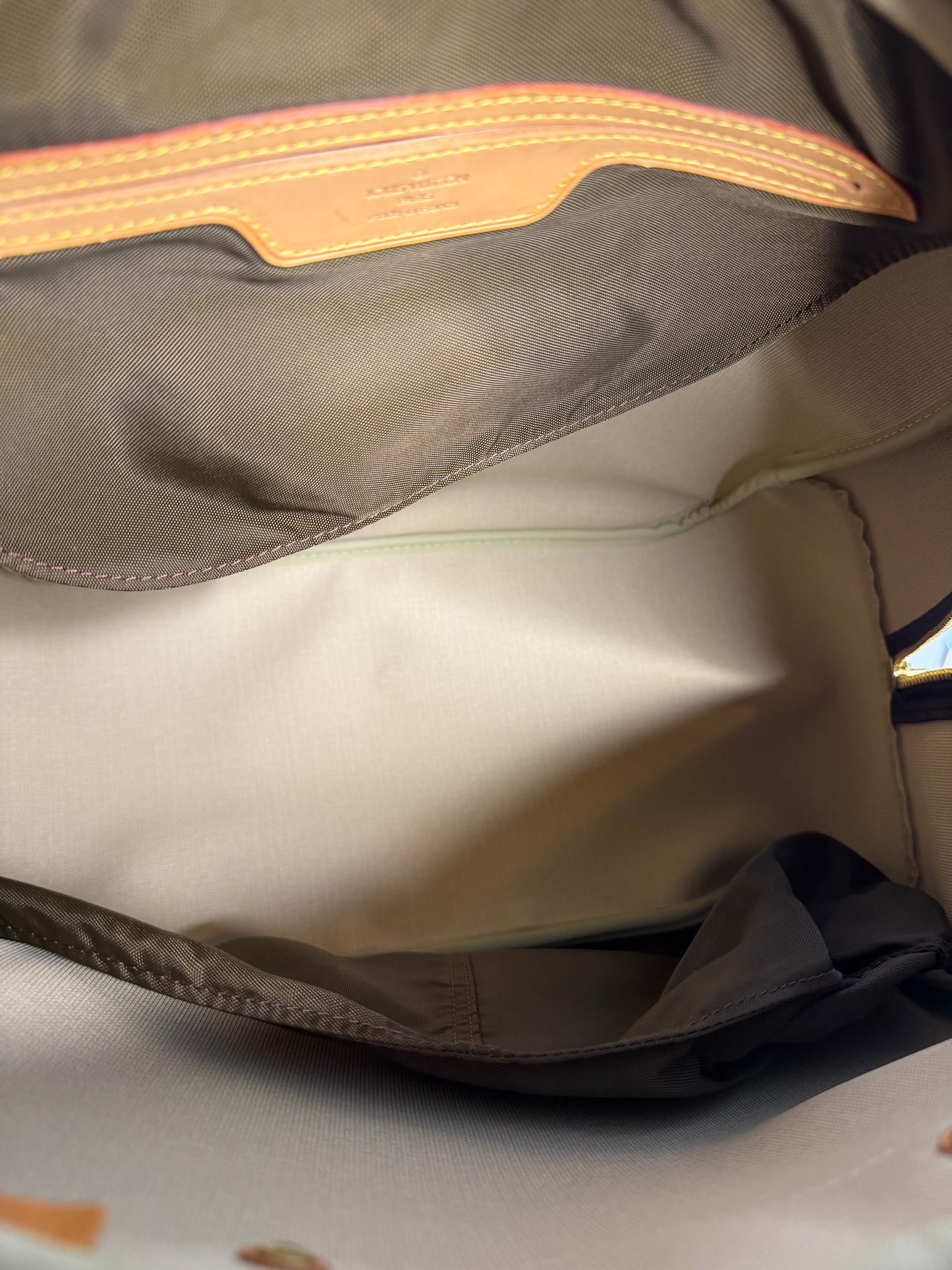Pre-owned Louis Vuitton
Evasion Travel Bag Monogram Canvas MM