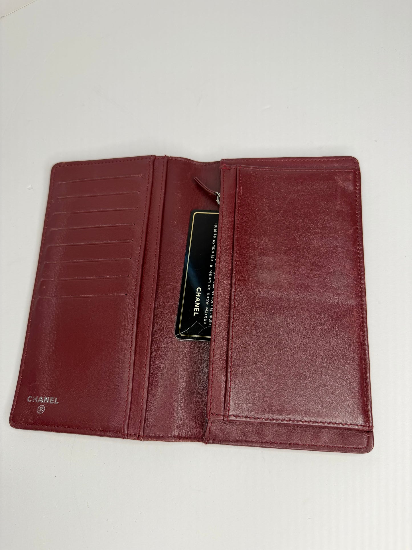 Pre-owned Chanel burgundy caviar leather Timeless CC L Yen Wallet