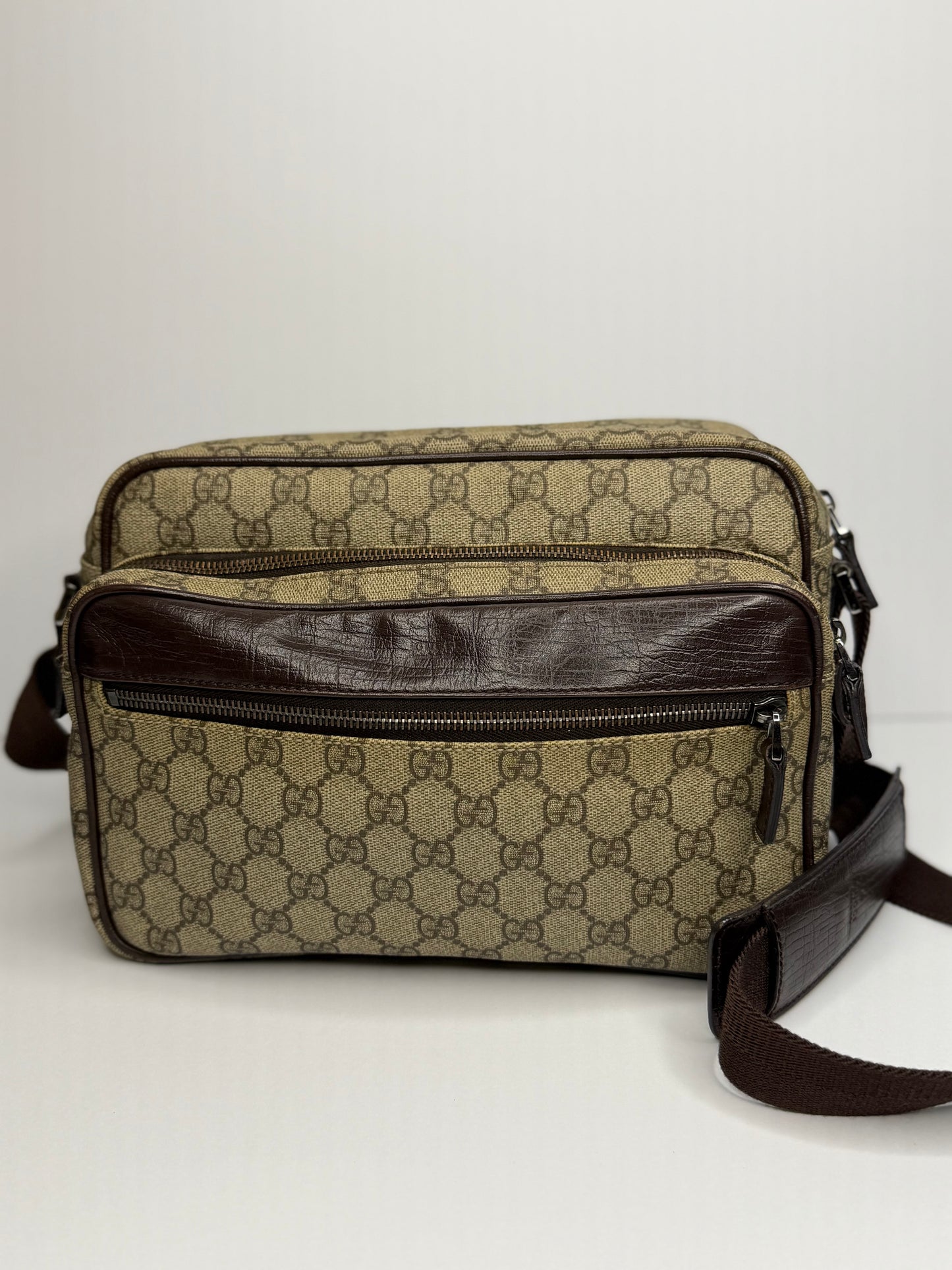 Pre-owned Gucci Beige GG Supreme Canvas Small Camera Messenger Bag