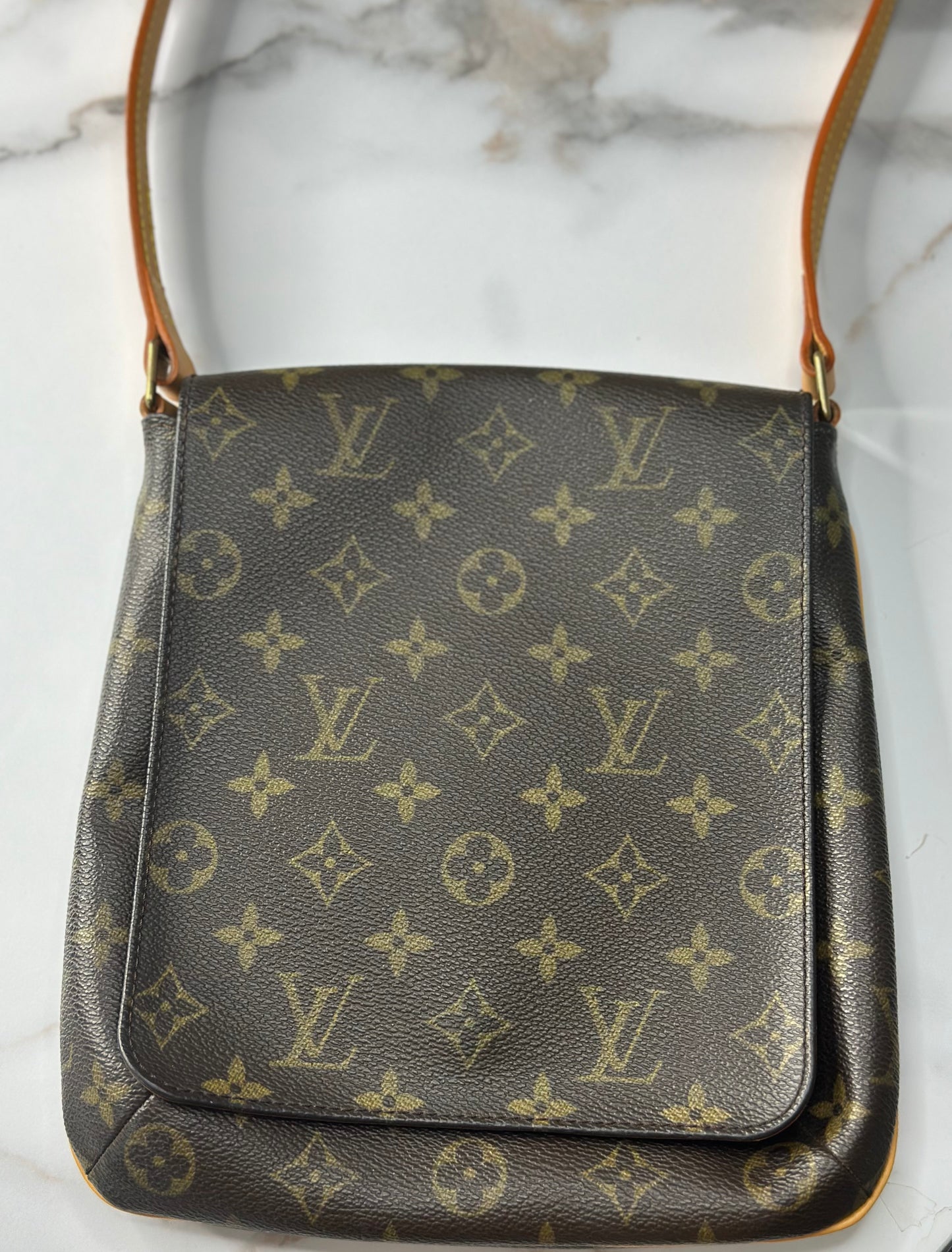 Pre-owned Louis Vuitton monogram canvas musette salsa short strap