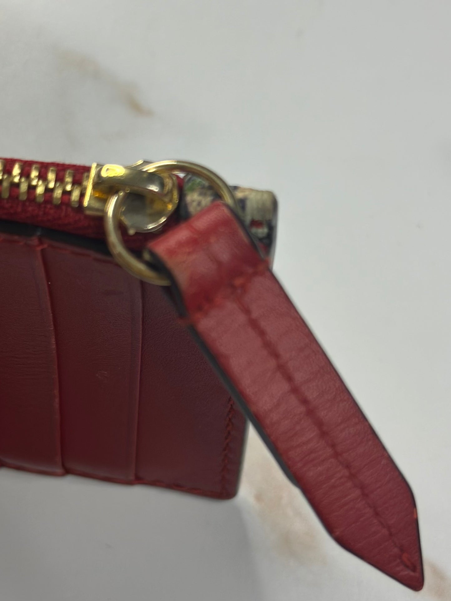 Pre-owned Gucci GG Blooms card wallet featuring blue floral coated canvas and red leather