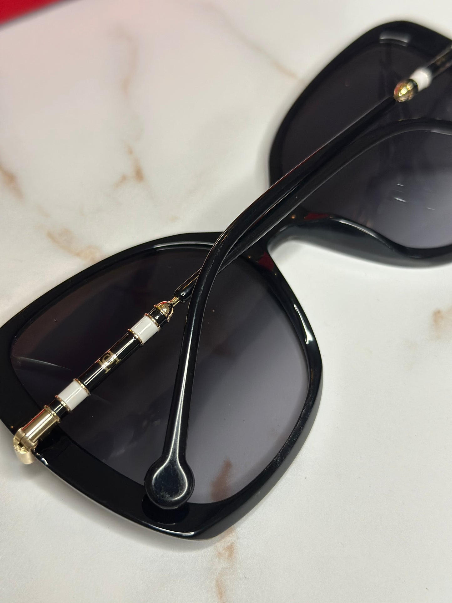 Pre-owned Carolina Herrera black oversized sunglasses