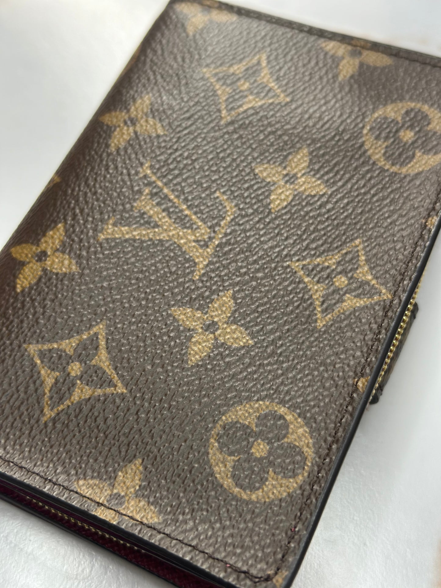 Pre-owned Louis Vuitton monogram canvas Juliette, compact wallet