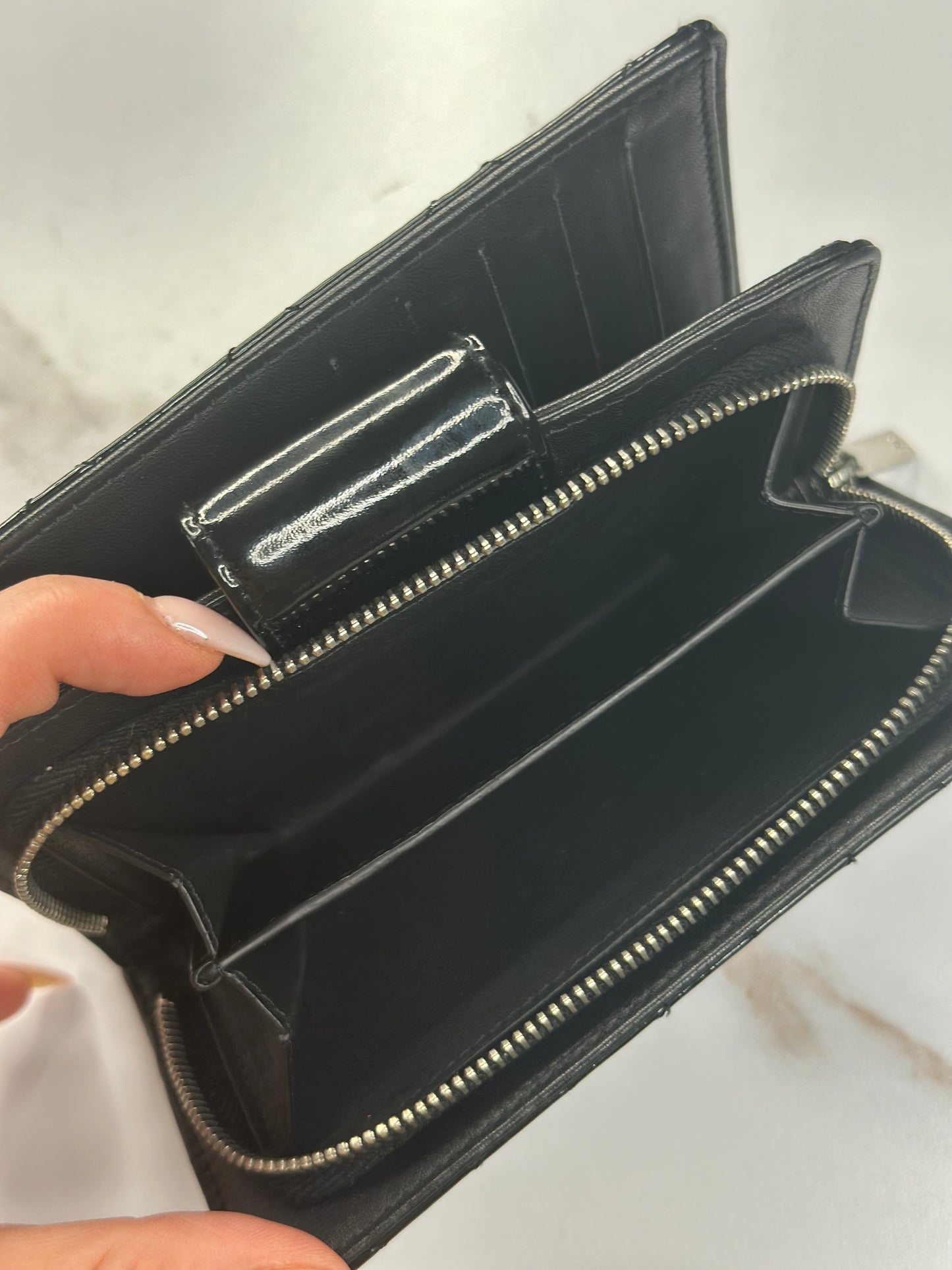 Pre-owned Chanel Patent Quilted Brilliant Zipped Pocket Wallet Black
