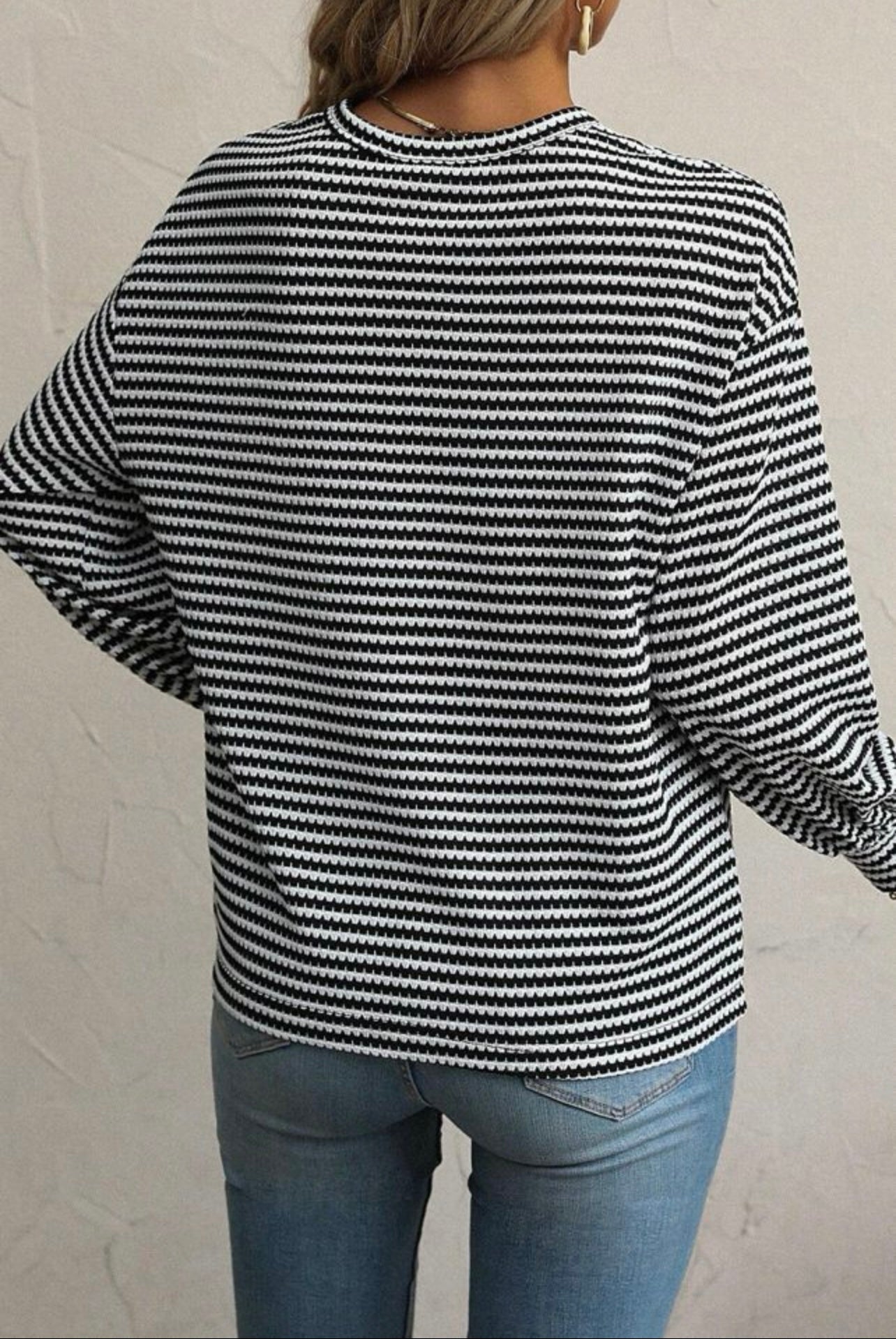 Black Stripe Round Neck Thin Stripe Long Sleeve Top