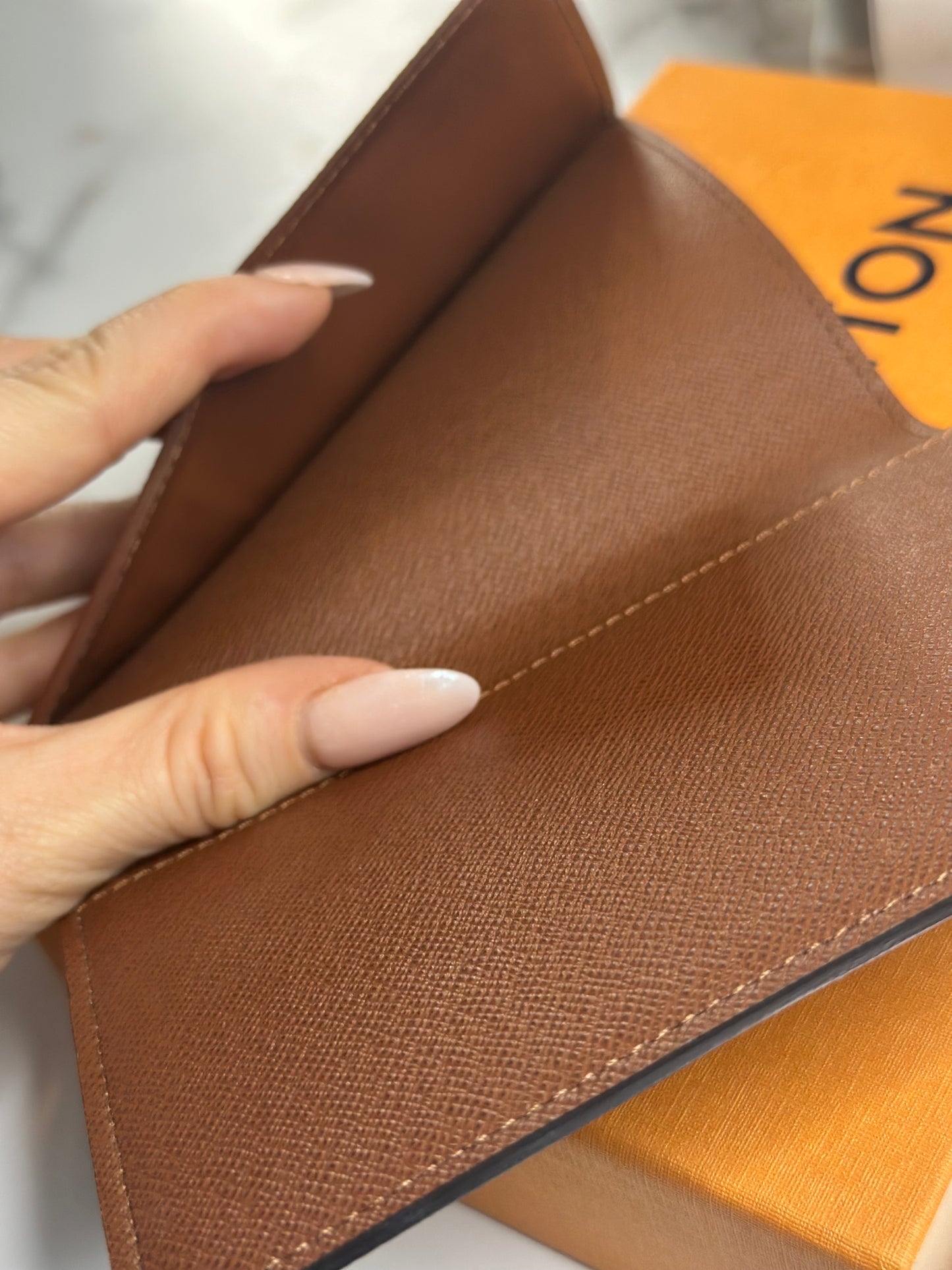 Pre-owned Louis Vuitton Monogram Canvas Passport Holder