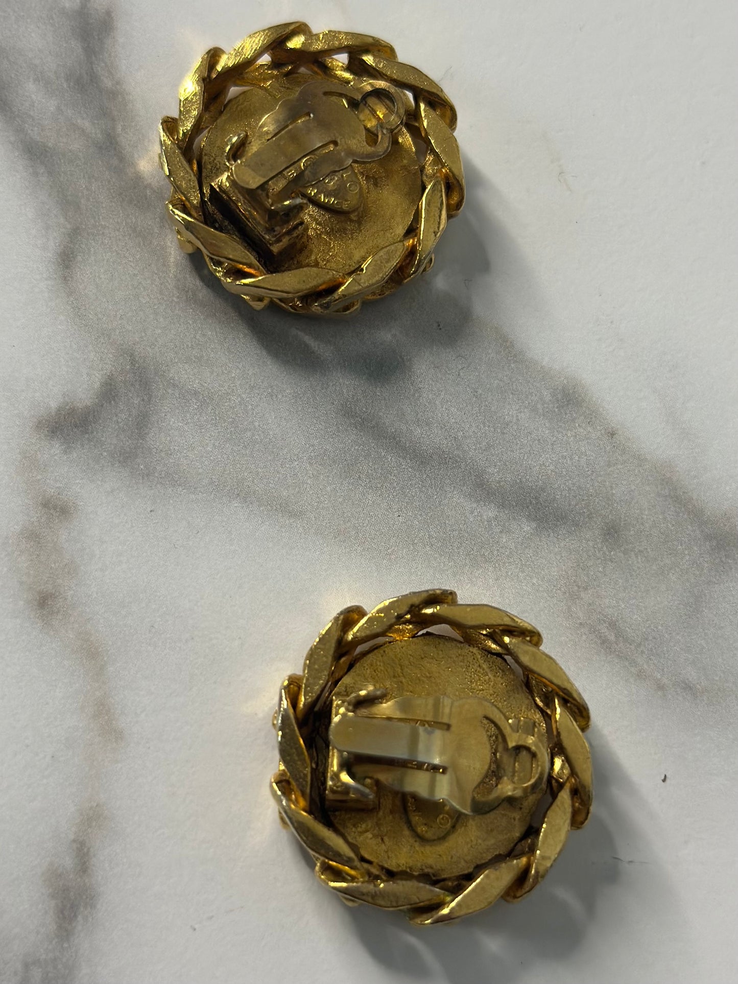 Pre-owned Chanel vintage strass clip on earrings