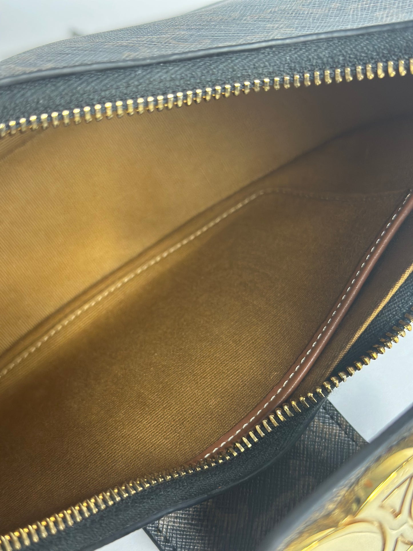 Pre-owned Celine Medium canvas Ava Triomphe shoulder Bag