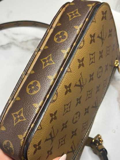 Pre-owned Louis Vuitton reverse monogram canvas Pochette Metis crossbody