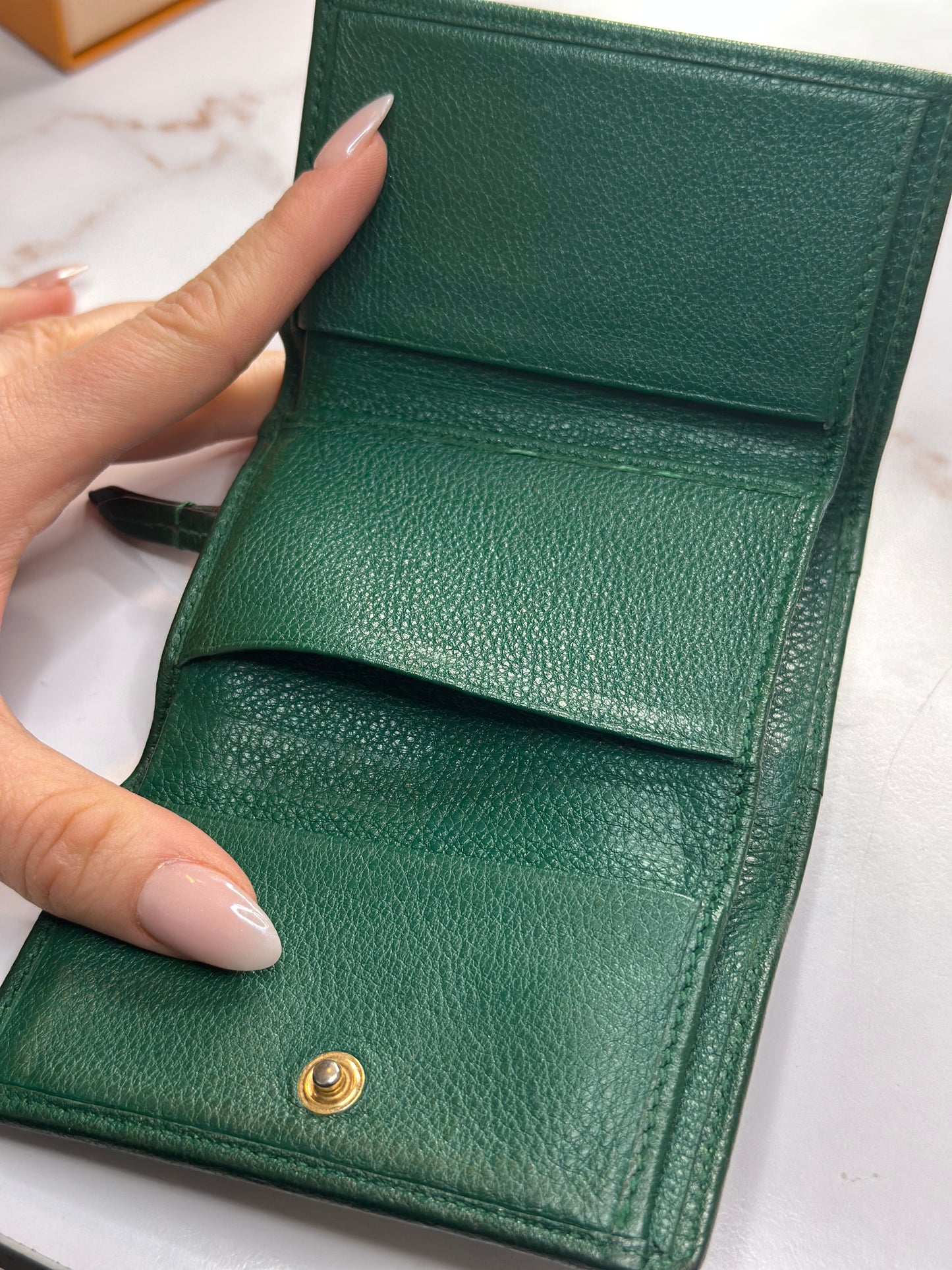 Pre-owned Gucci Diana green, leather, compact trifold wallet