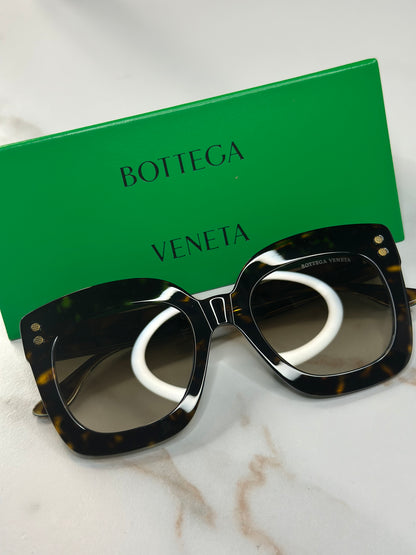 Pre-owned Bottega Venetta Havana Crystal sunglasses