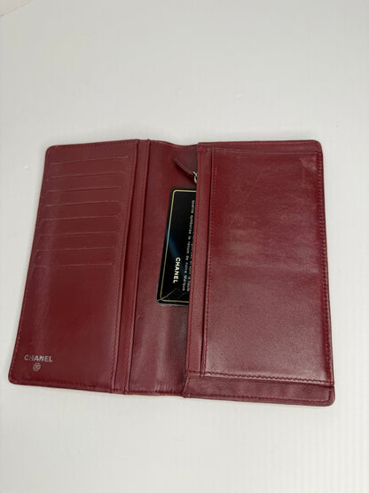 Pre-owned Chanel burgundy caviar leather  Timeless CC L Yen Wallet