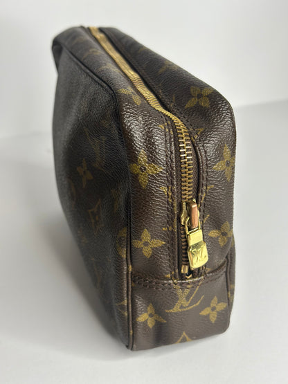 Pre-owned Louis Vuitton monogram canvas trousse 23