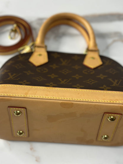 Pre-owned Louis Vuitton monogram canvas Alma BB crossbody