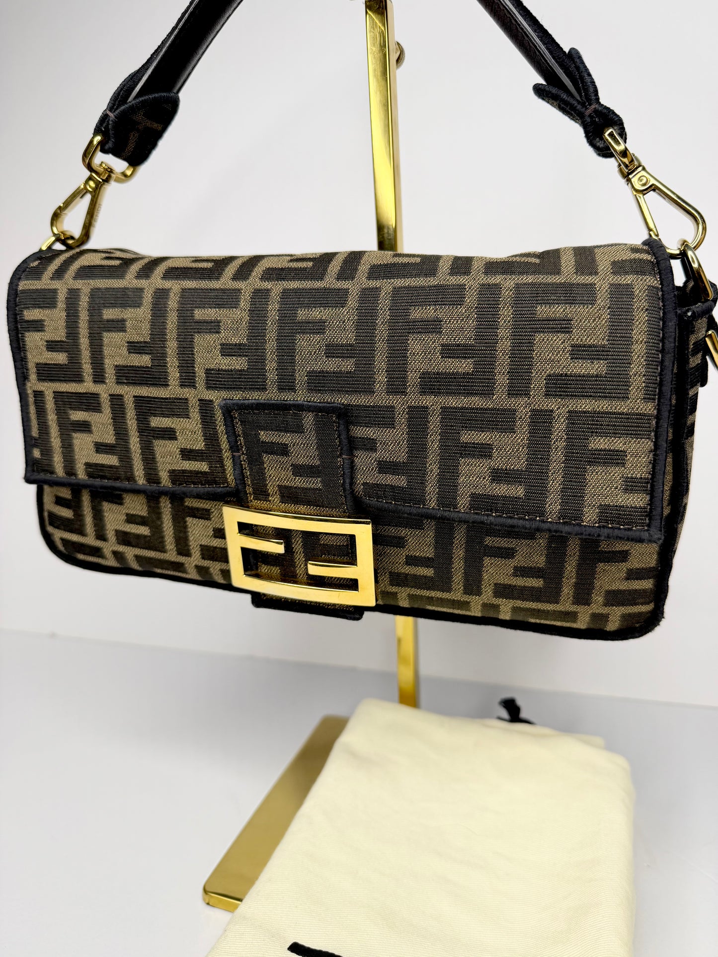 Pre-owned Fendi Baguette Brown FF Jacquard Fabric With Gold Hardware