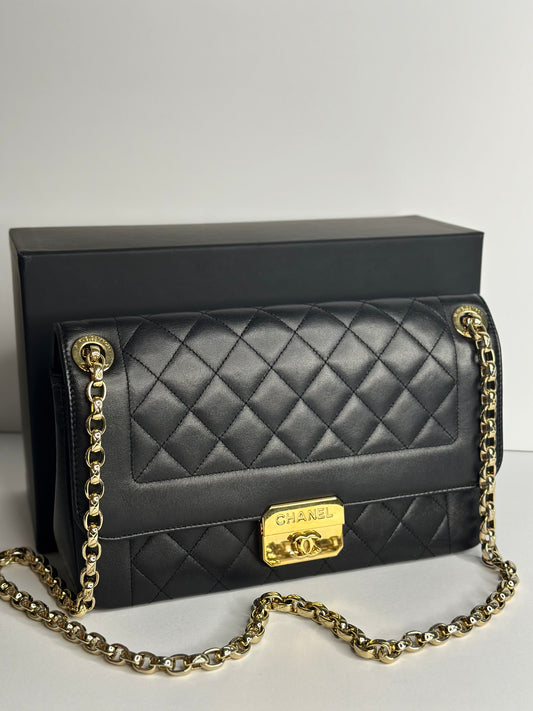 Pre-owned Chanel Lambskin Quilted Chic With Me Flap Black