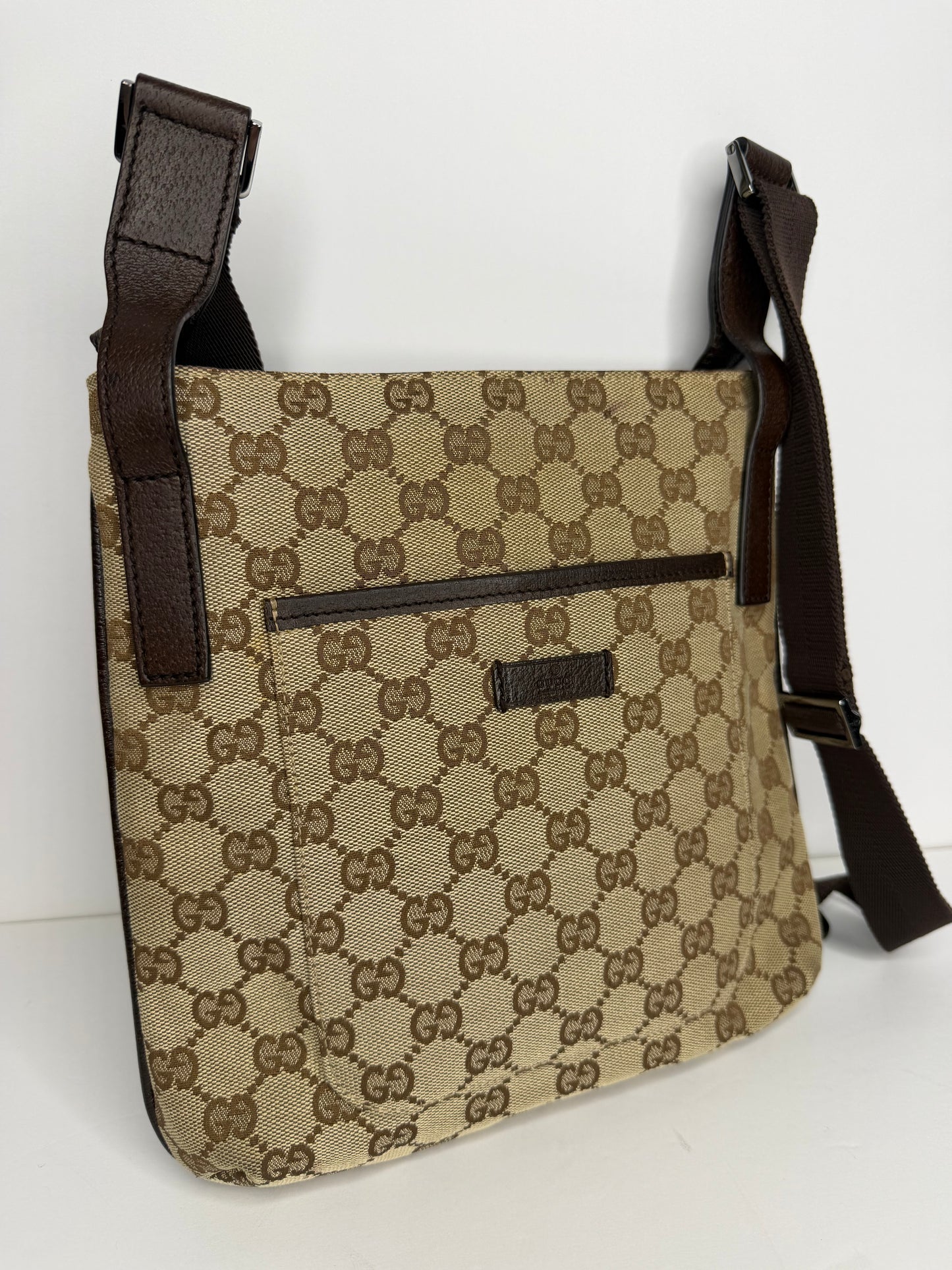 Pre-owned Gucci GG Canvas crossbody messenger