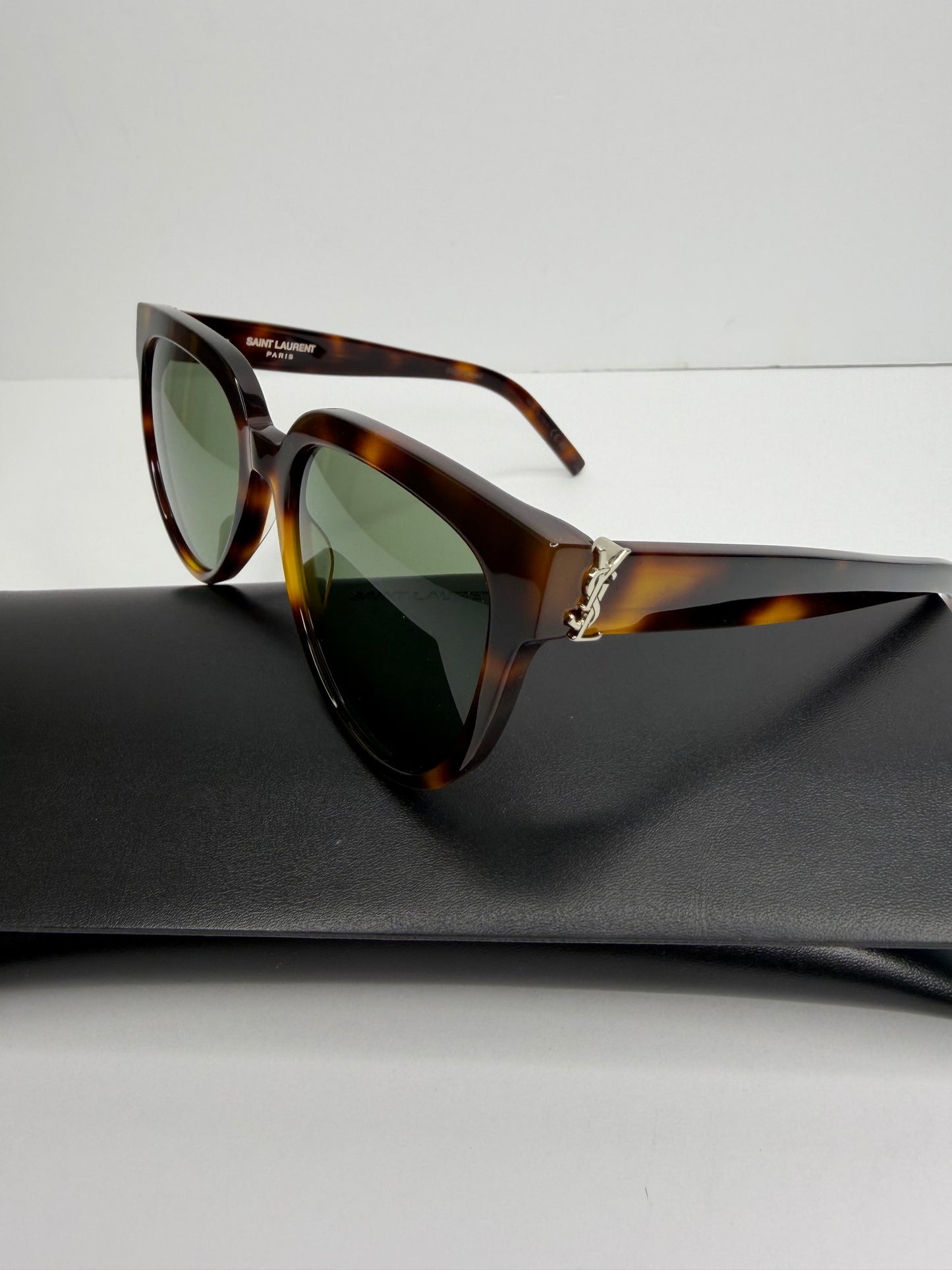 Pre-owned Saint Laurent Tortise YSL logo sunglasses