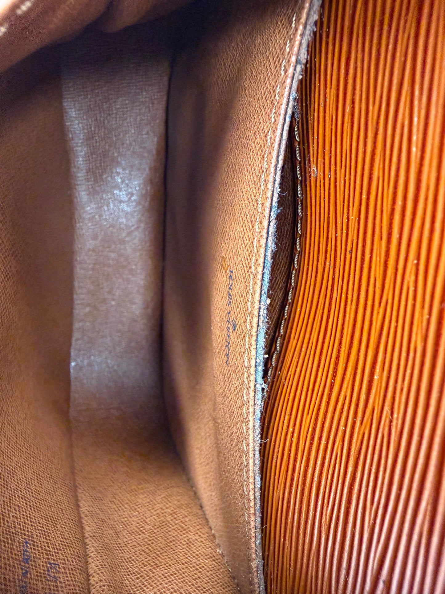 Pre-owned Louis Vuitton vintage brown Epi leather St. Cloud, p.m. Crossbody