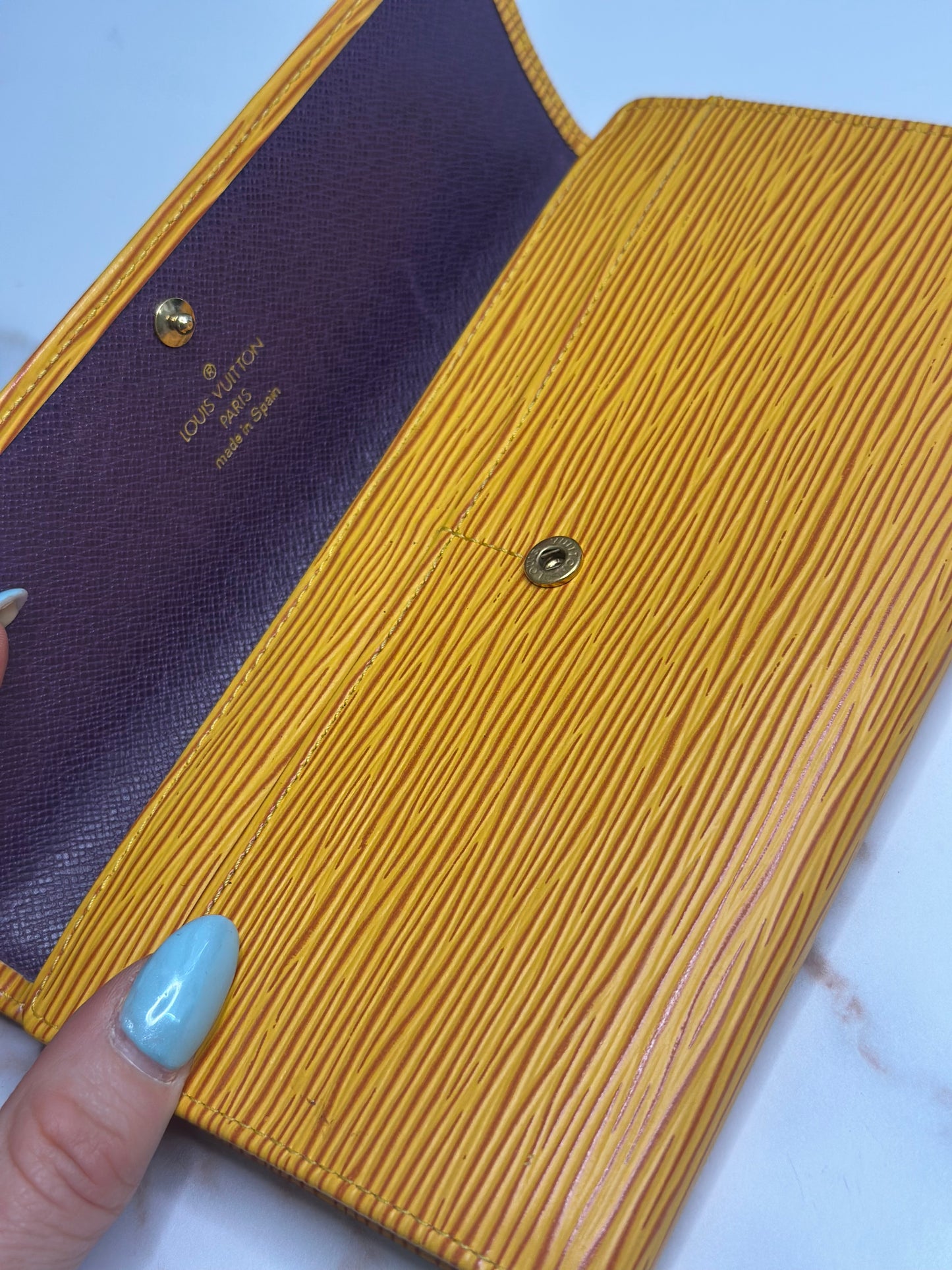 Pre-owned Louis Vuitton yellow Epi leather Sarah wallet
