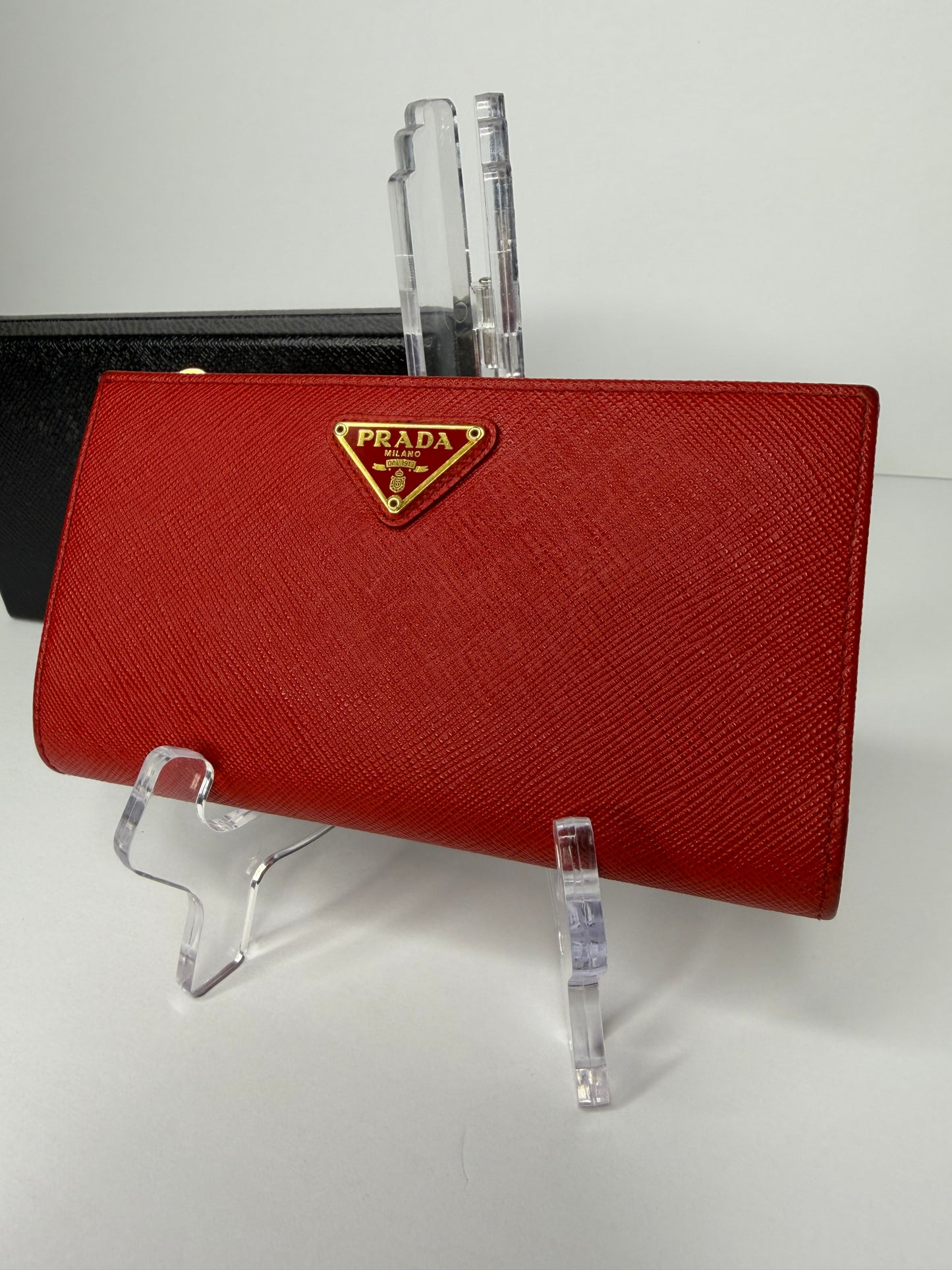 Pre-owned Prada Large Saffiano Leather Wallet Red