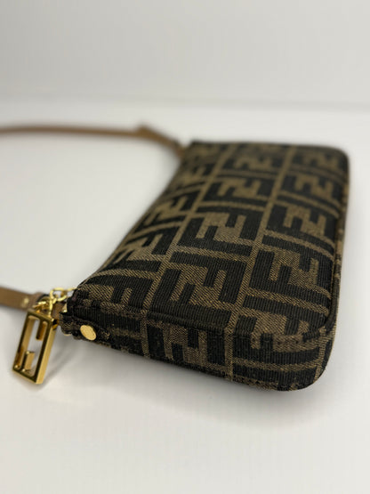 Pre-owned Fendi Baguette Pouch
Brown jacquard FF canvas
