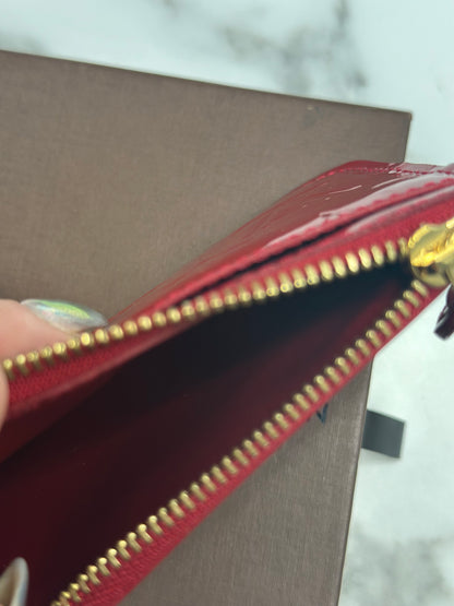 Pre-owned Louis Vuitton monogram red vernis coin pouch
