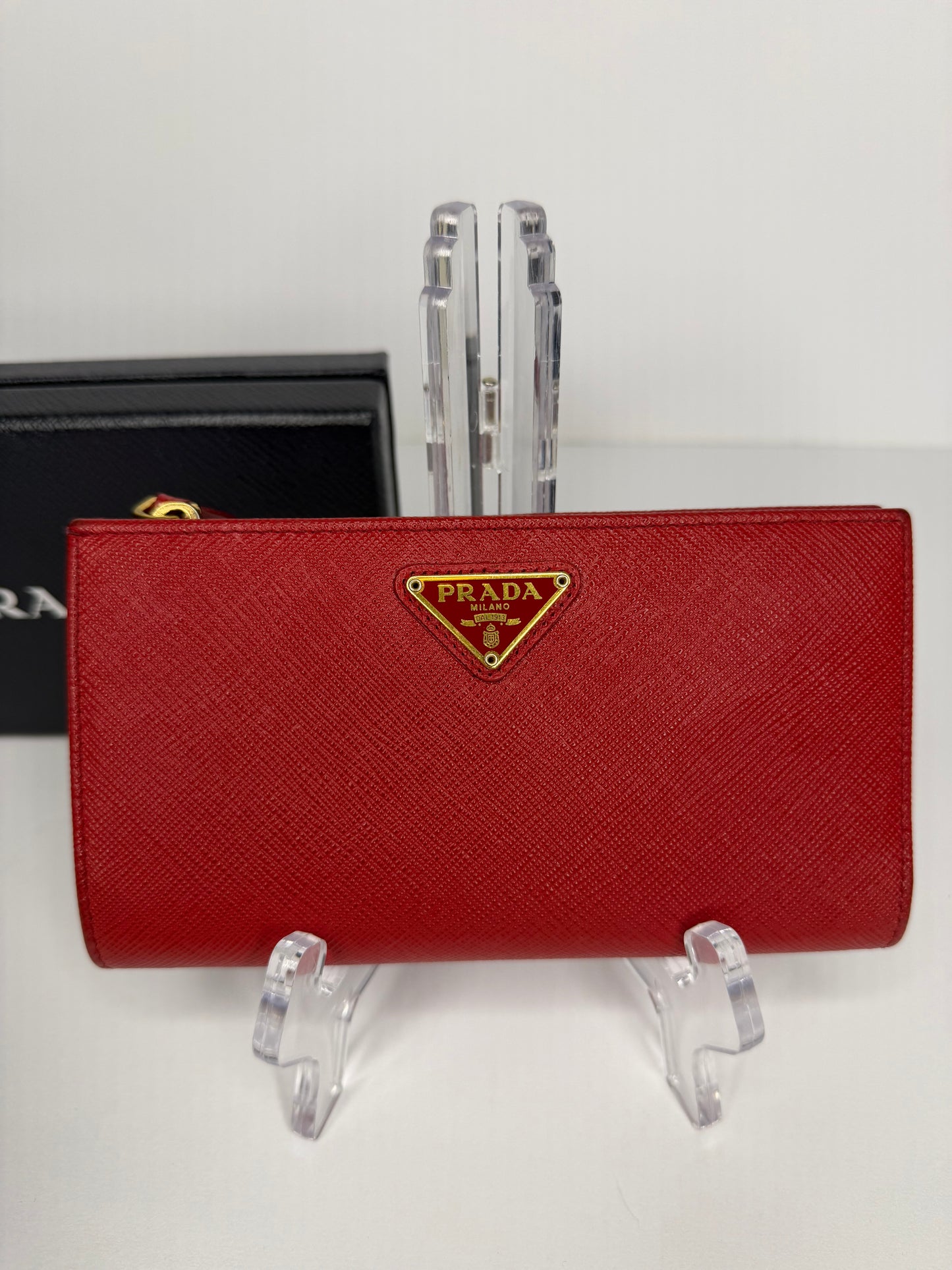 Pre-owned Prada Large Saffiano Leather Wallet Red