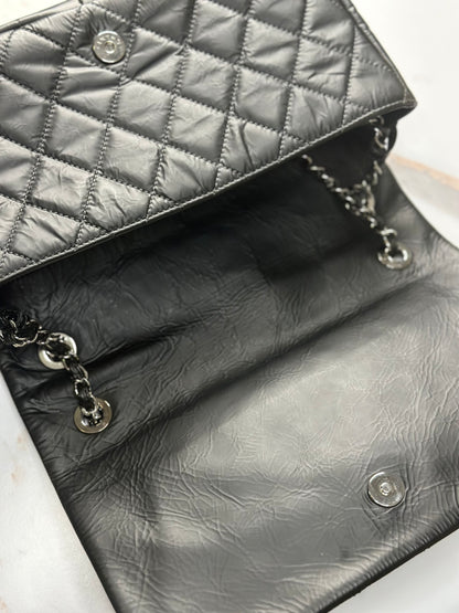 Pre-owned Chanel CC waxed calfskin leather rock and chain collection shoulder bag