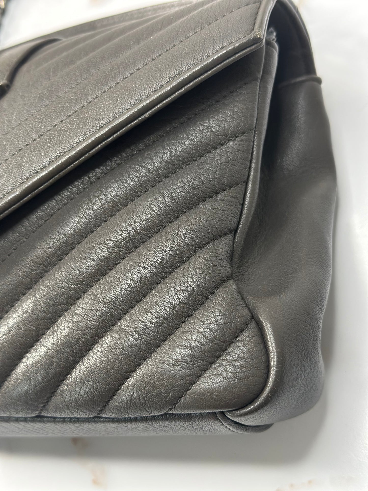 Pre-owned Saint Laurent gray Chevron stitched leather, medium college bag