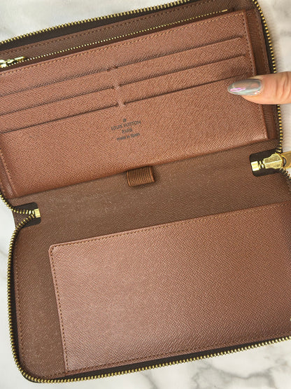 Pre-owned Louis Vuitton monogram canvas zippy organizer wallet
