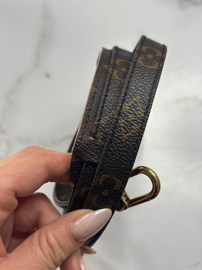 Pre-owned Louis Vuitton monogram canvas Crossbody strap
