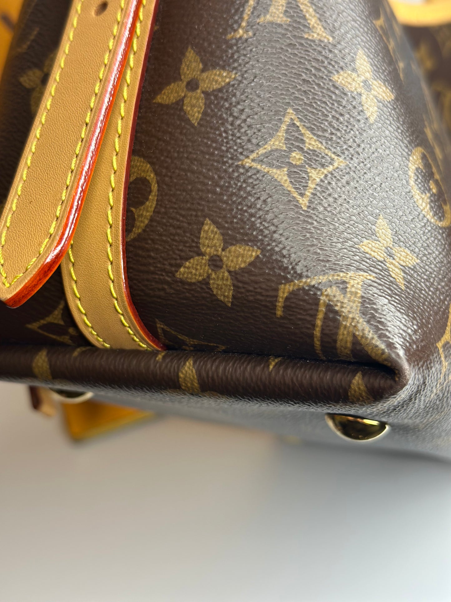 Pre-owned Louis Vuitton monogram canvas carryall PM