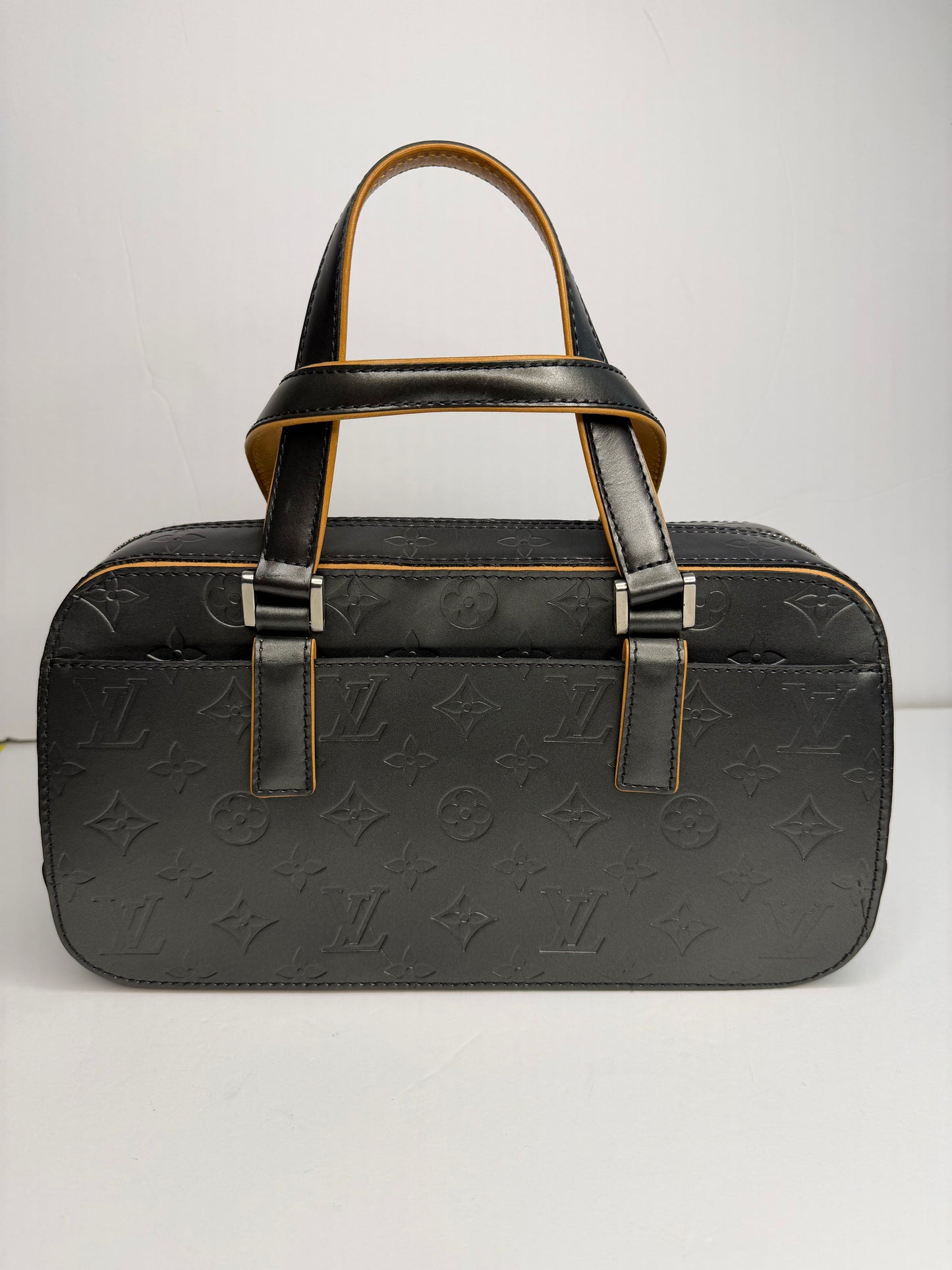 Pre-owned Louis Vuitton matte grey Shelton tote