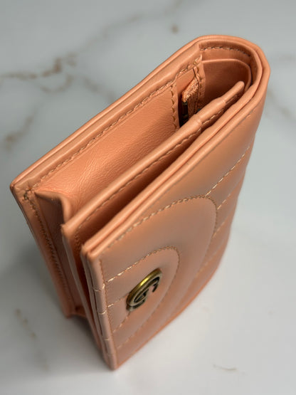 Pre-owned Gucci GG coral matalasse leather compact wallet