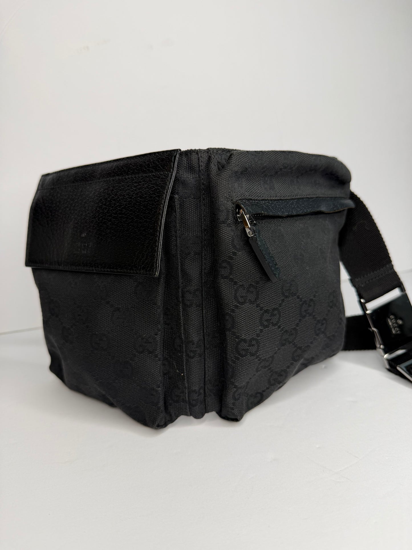 Pre-owned Gucci GG black canvas double pocket belt bag