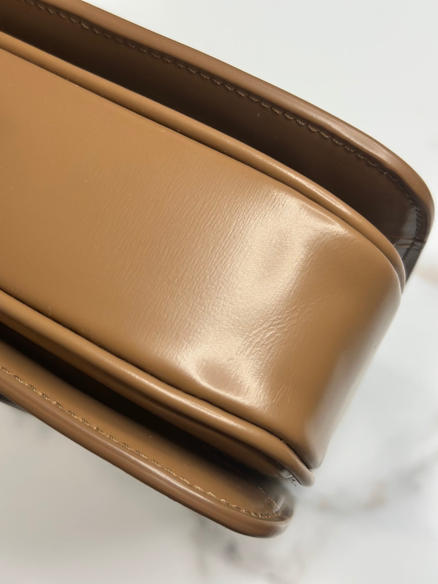 Pre-owned CELINE CLASSIQUE TRIOMPHE BAG IN NATURAL CALFSKIN CROSSBODY