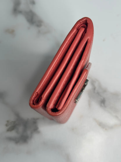 Pre-owned Louis Vuitton Coral leather lock me compact wallet