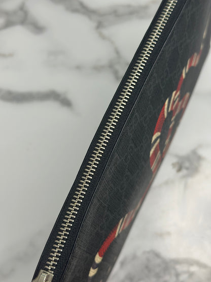 Pre-owned Gucci GG Supreme Bestiary Kingsnake Clutch