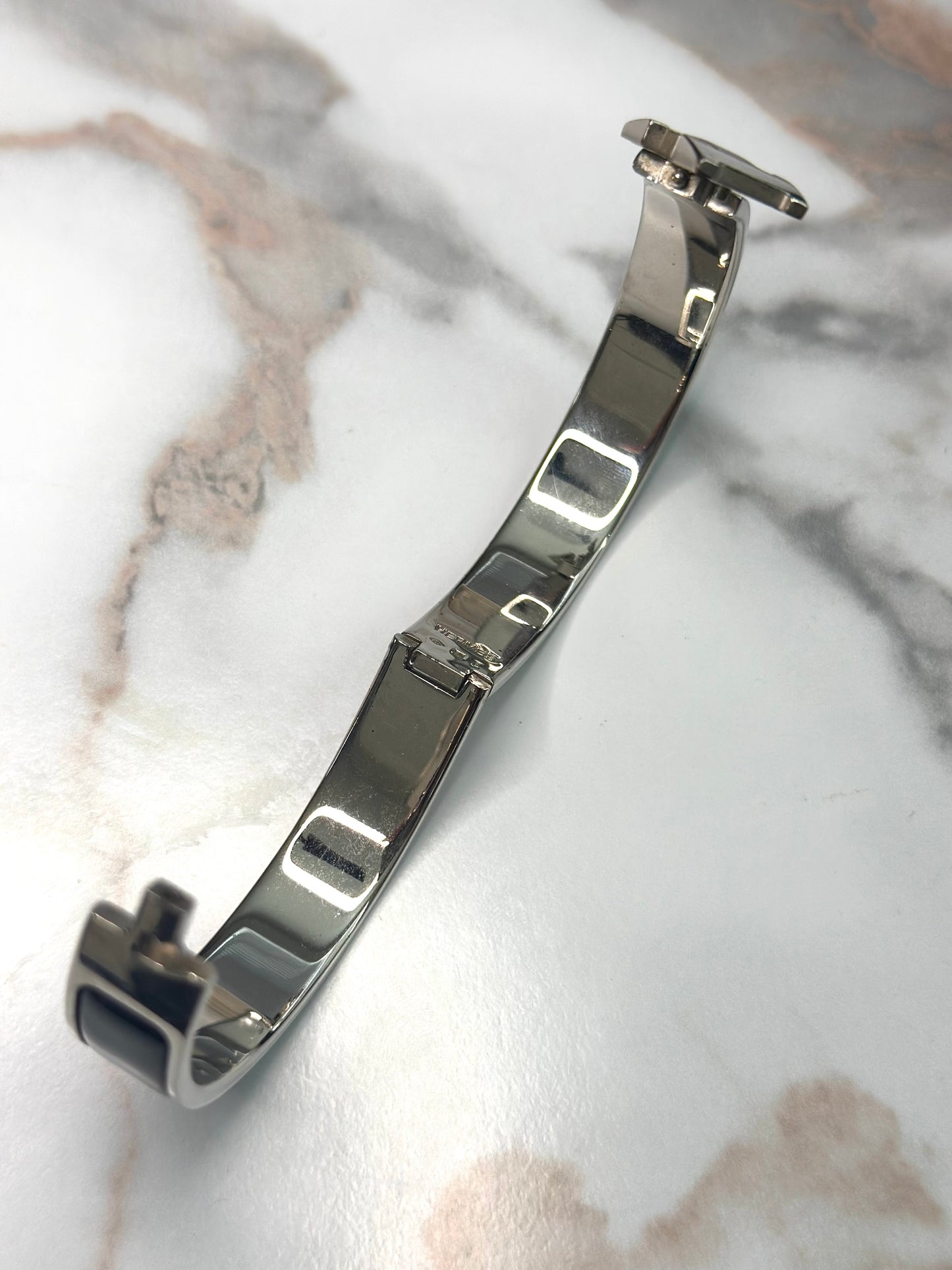Pre-owned Hermes Clic H PM Black Enamel x palladium hardware bracelet
