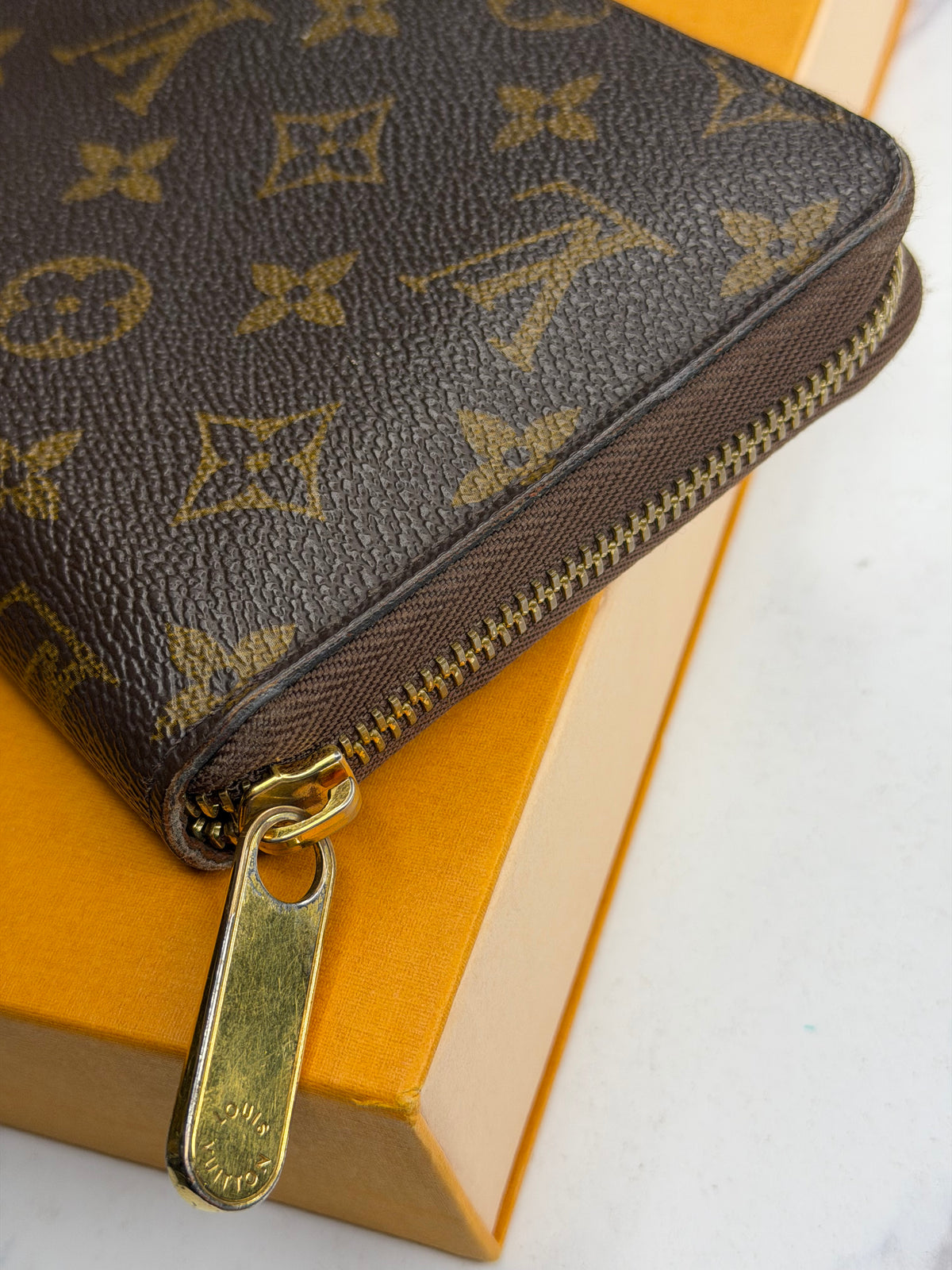 Pre-owned Louis Vuitton monogram, canvas zippy organizer wallet