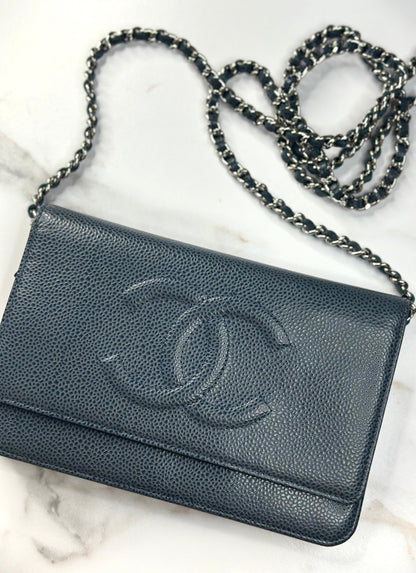 Pre-owned Chanel Timeless Wallet on Chain in blue caviar leather with silver-tone hardware