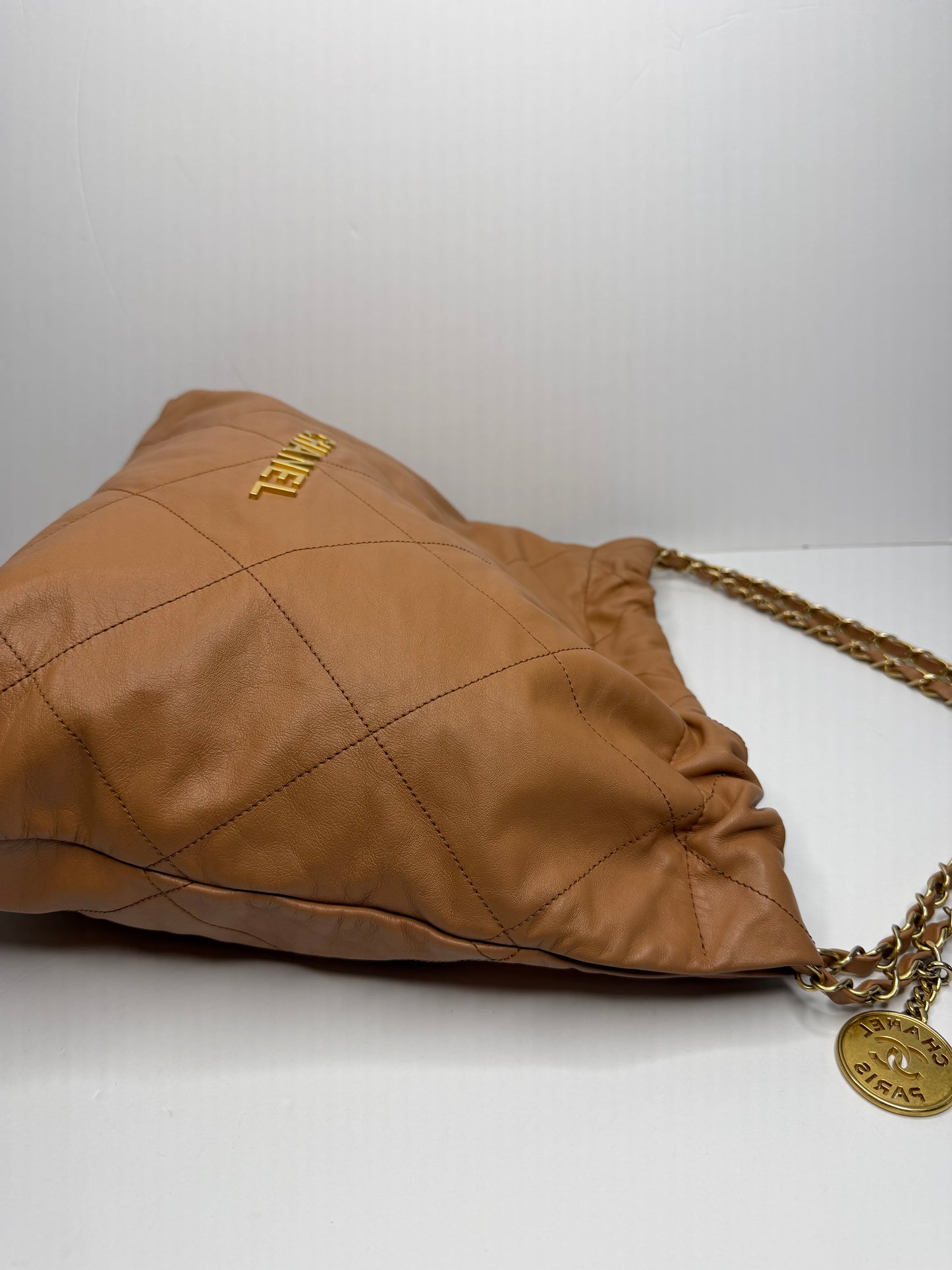 Pre-owned Chanel Caramel Calfskin Quilted 22 Hobo Bag Medium Antique Gold Hardware