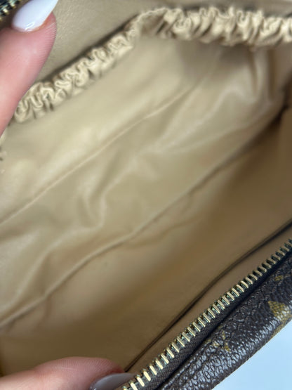 Pre-owned Louis Vuitton monogram canvas toiletry 25 pouch