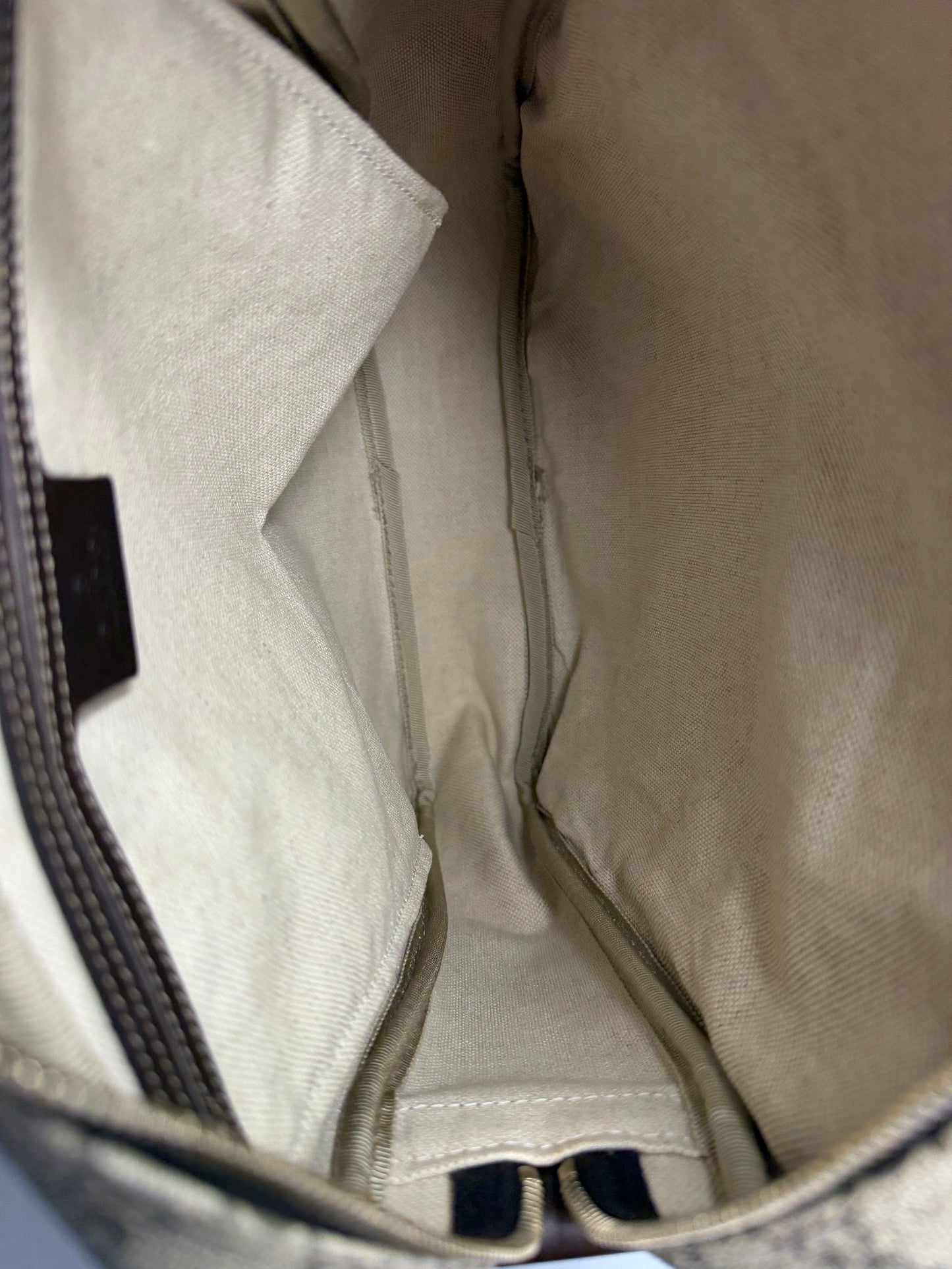 Pre-owned Gucci GG supreme canvas messanger bag