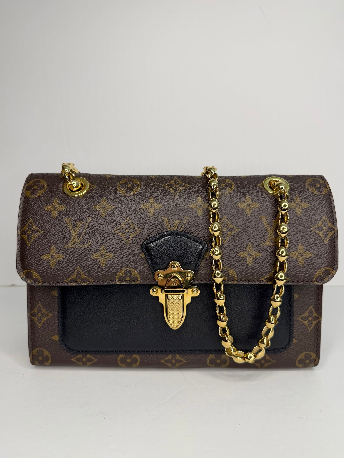 Pre-owned Louis Vuitton monogram canvas victorie shoulder bag