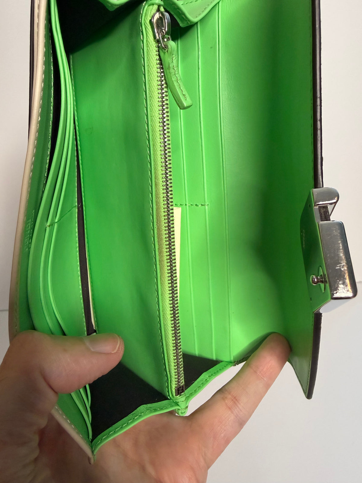 Pre-owned Fendi FF diamonds green x cream continental wallet