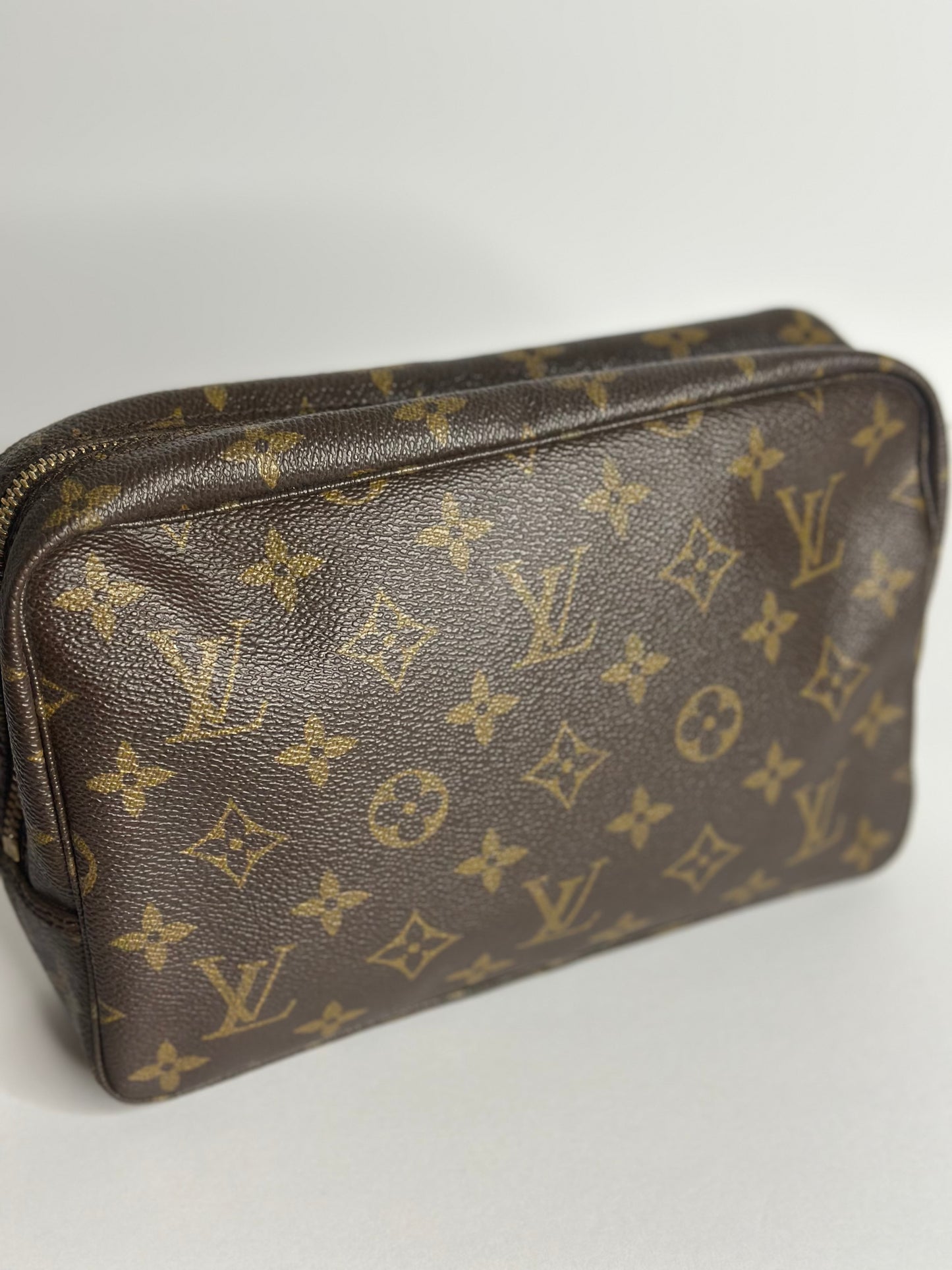 Pre-owned Louis Vuitton monogram canvas toiletry 25 pouch