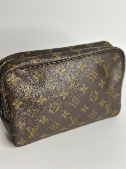 Pre-owned Louis Vuitton monogram canvas toiletry 25 pouch
