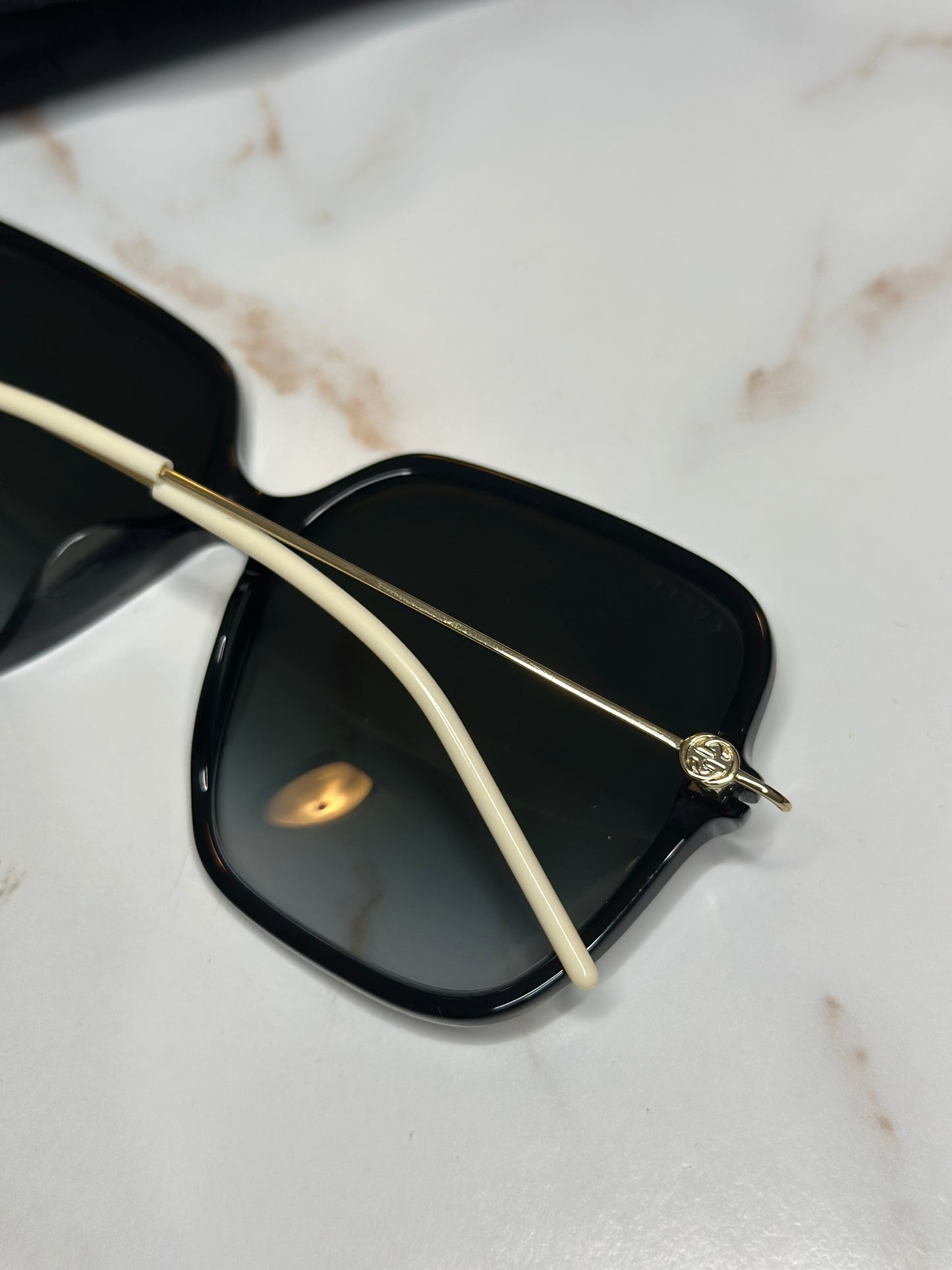 Pre-owned Gucci black oversized sunglasses with interlocking logo